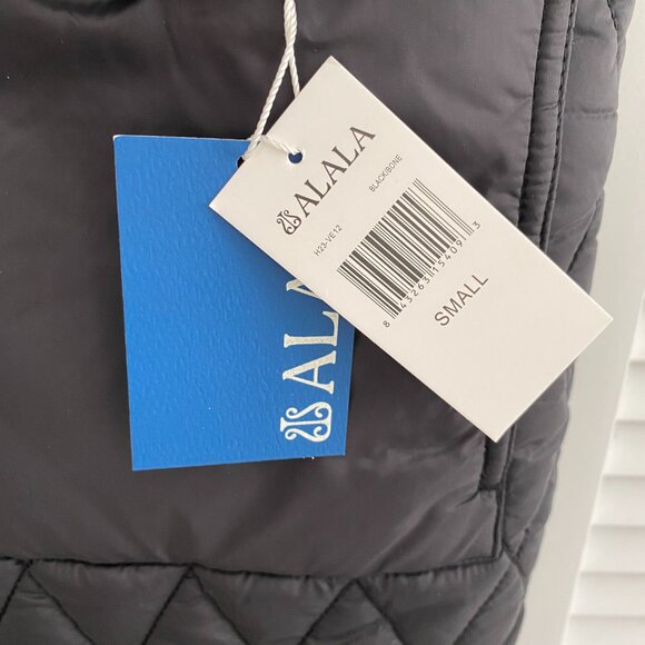 ALALA Reversible Puffer Vest - Picture 3 of 6